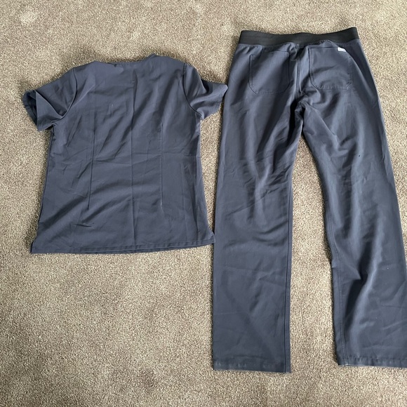 Figs Scrub Set - Picture 2 of 4